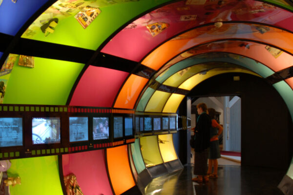 En färgglad tunnel,